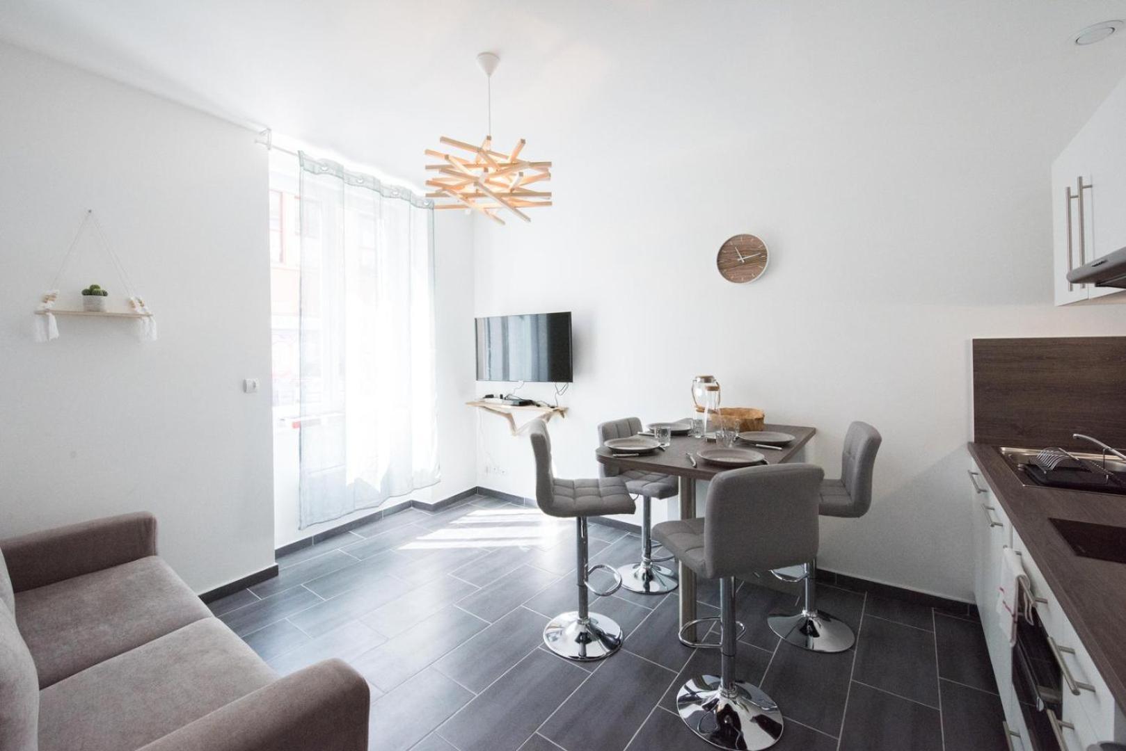 Le Hirvi - Cocon Zen Et Epure A 10Min Vieux Lyon Lägenhet Exteriör bild